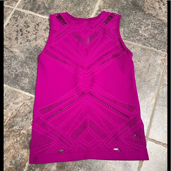 FABLETICS Womens Isabella Knit Magenta Tank Medium EUC - Picture 2 of 10